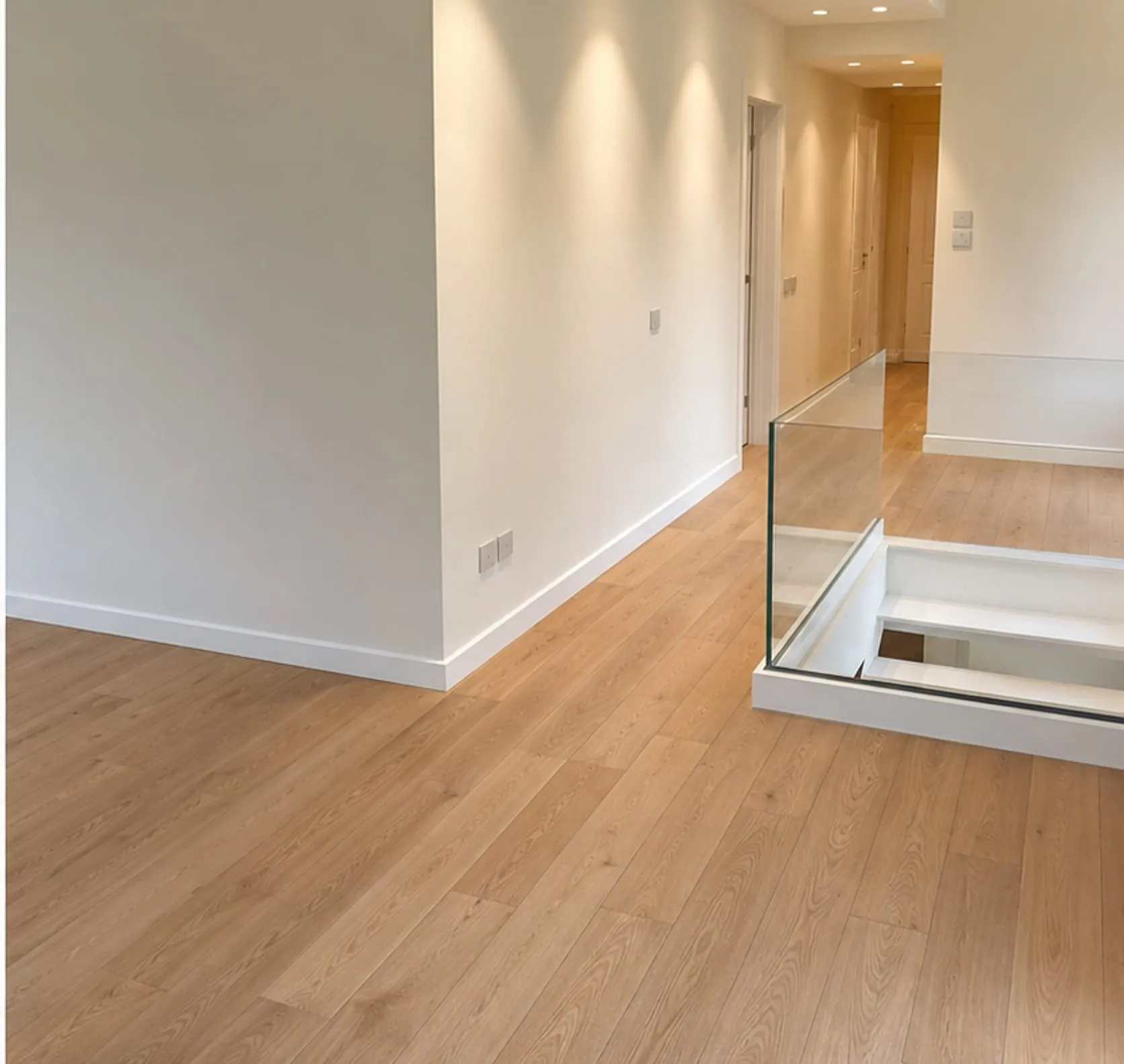 Dúplex con escalera de vidrio en Sant Cugat del Vallès, después